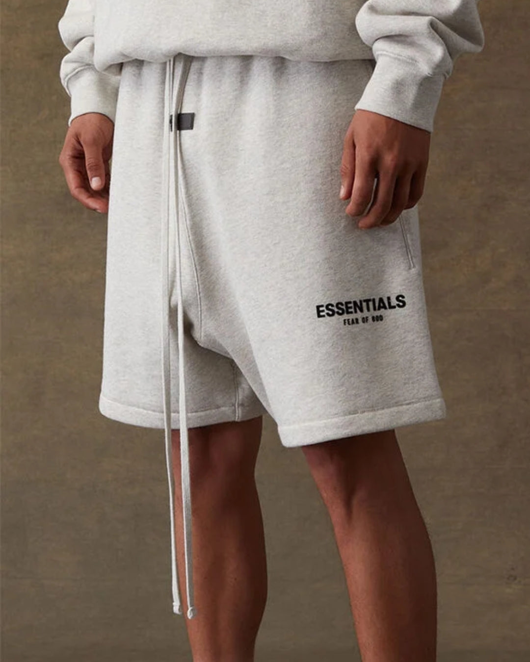 Sweatshort Essentials 'Light Oatlmeal' SS22