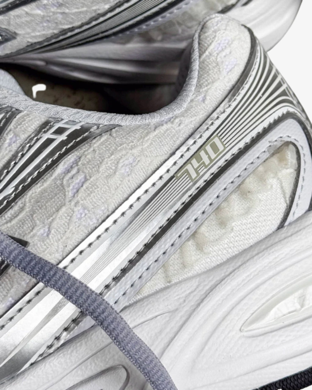 New Balance 740 Linen Silver Metallic