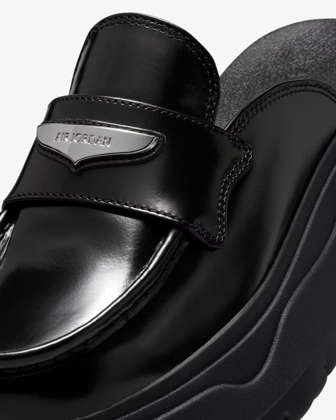 Air Jordan Wmns Jordan Mule 'Black Metallic Silver'